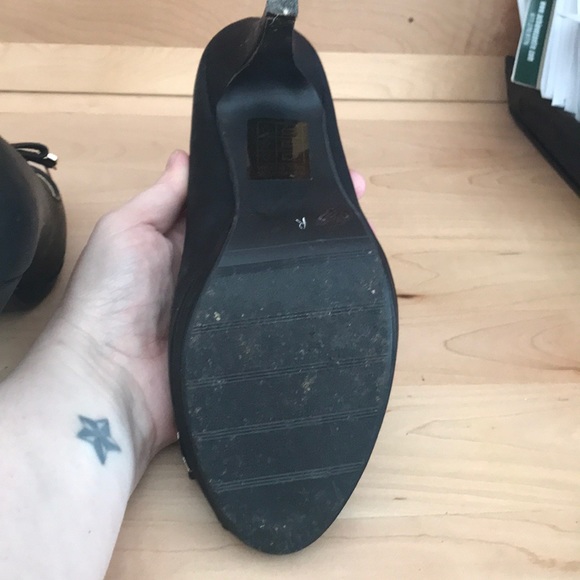 SALE 2 for $20 ๐ฅ peep toe, bow/metal & rhinestone - Picture 5 of 7